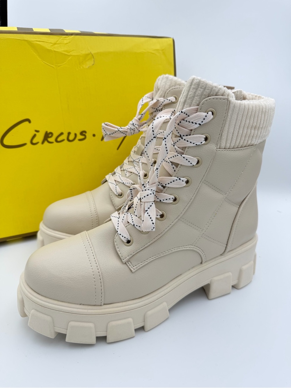 NEW Circus NY by Sam Edelman Darren Ivory Lace Up Chunky Lug Sole Boots 9.5